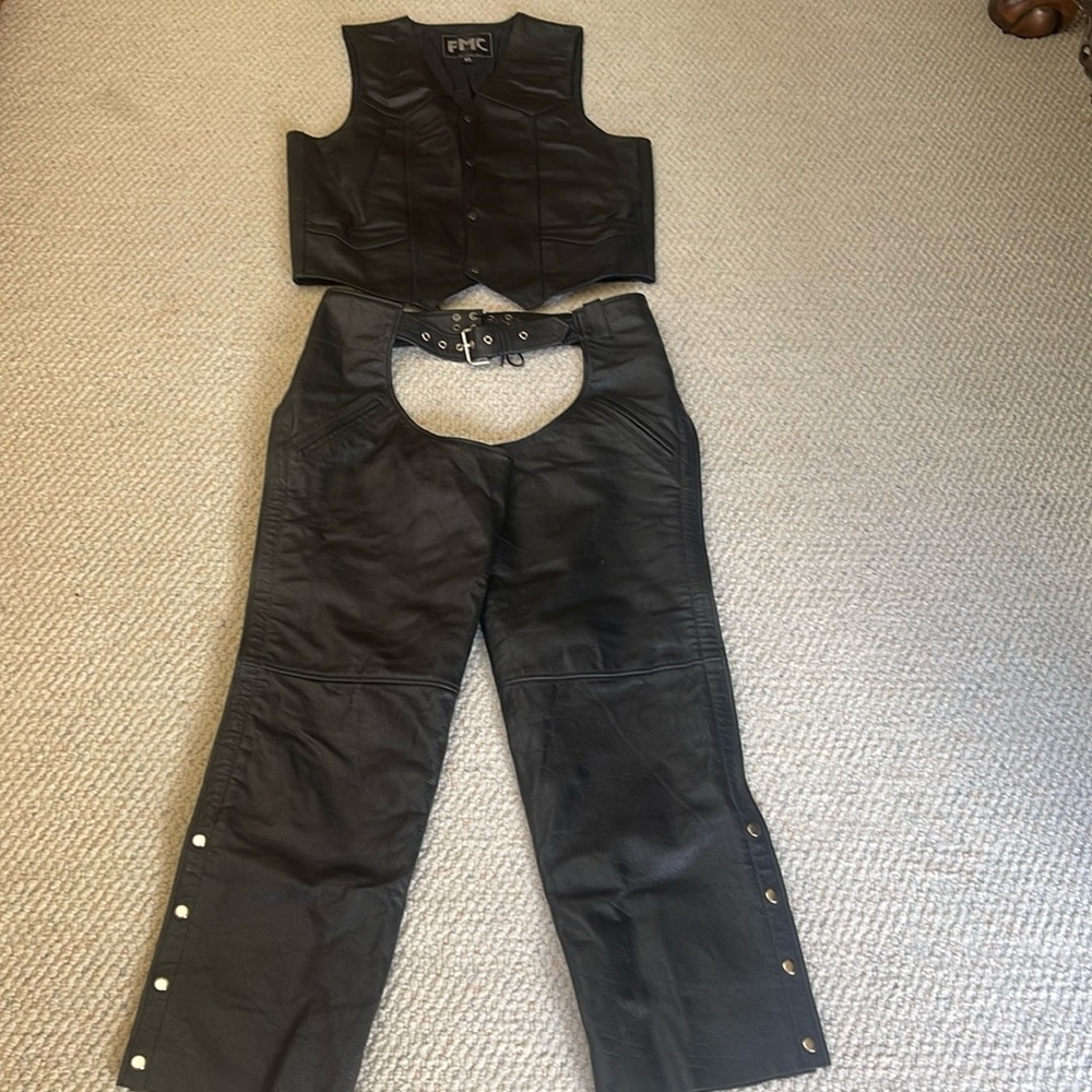 FMC leathers large